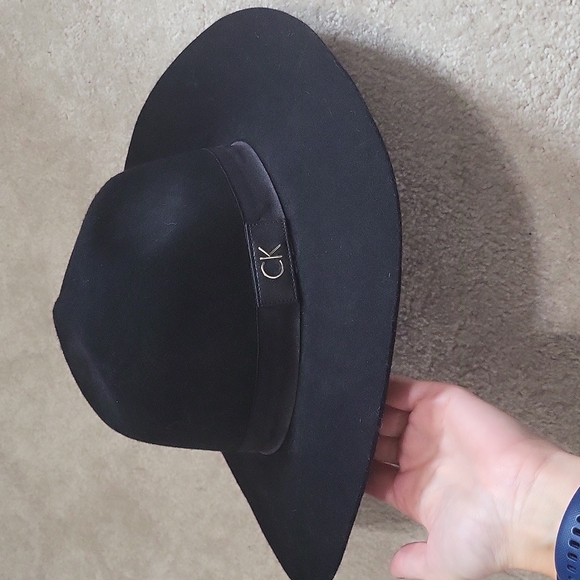 Calvin Klein Wool Hat - Picture 3 of 4